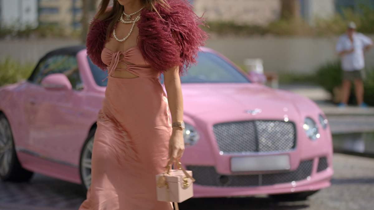 تفاصيل وأحداث مشوقة في البرنامج الواقعي "دبي Bling"