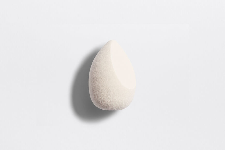 إسفنجة المكياج من ديور Dior Backstage Blender Fluid Sponge