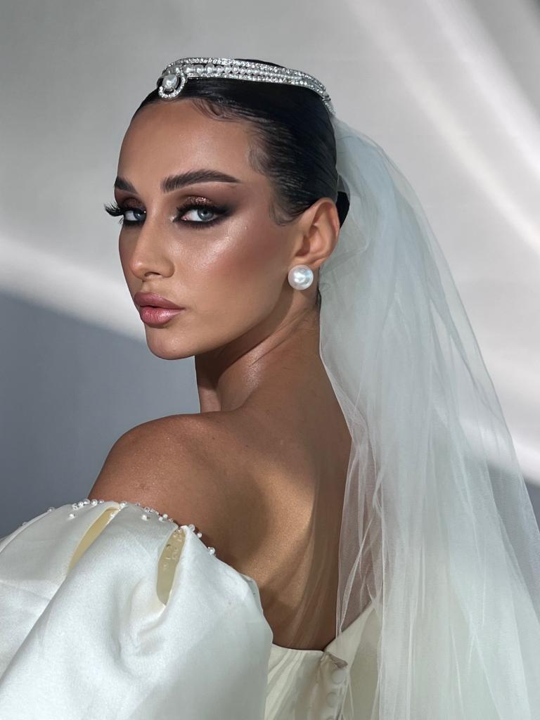 إطلالة عروس فاخرة توقيع ماغي سمعان