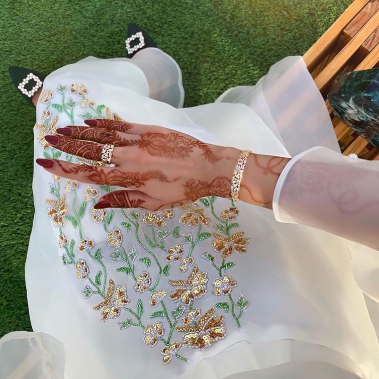 نقش حناء العروس بتصميم ناعم